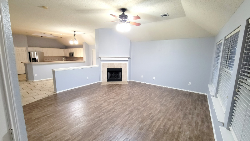 2820 Golden Meadow Ave - Photo 3 of 15