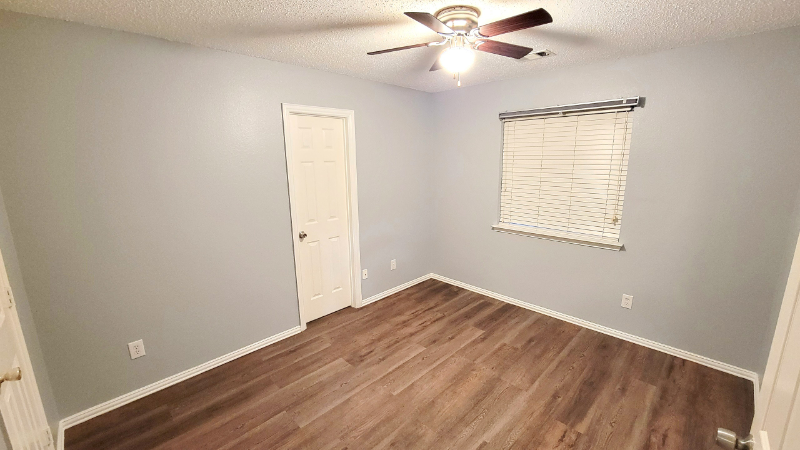 2820 Golden Meadow Ave - Photo 6 of 15