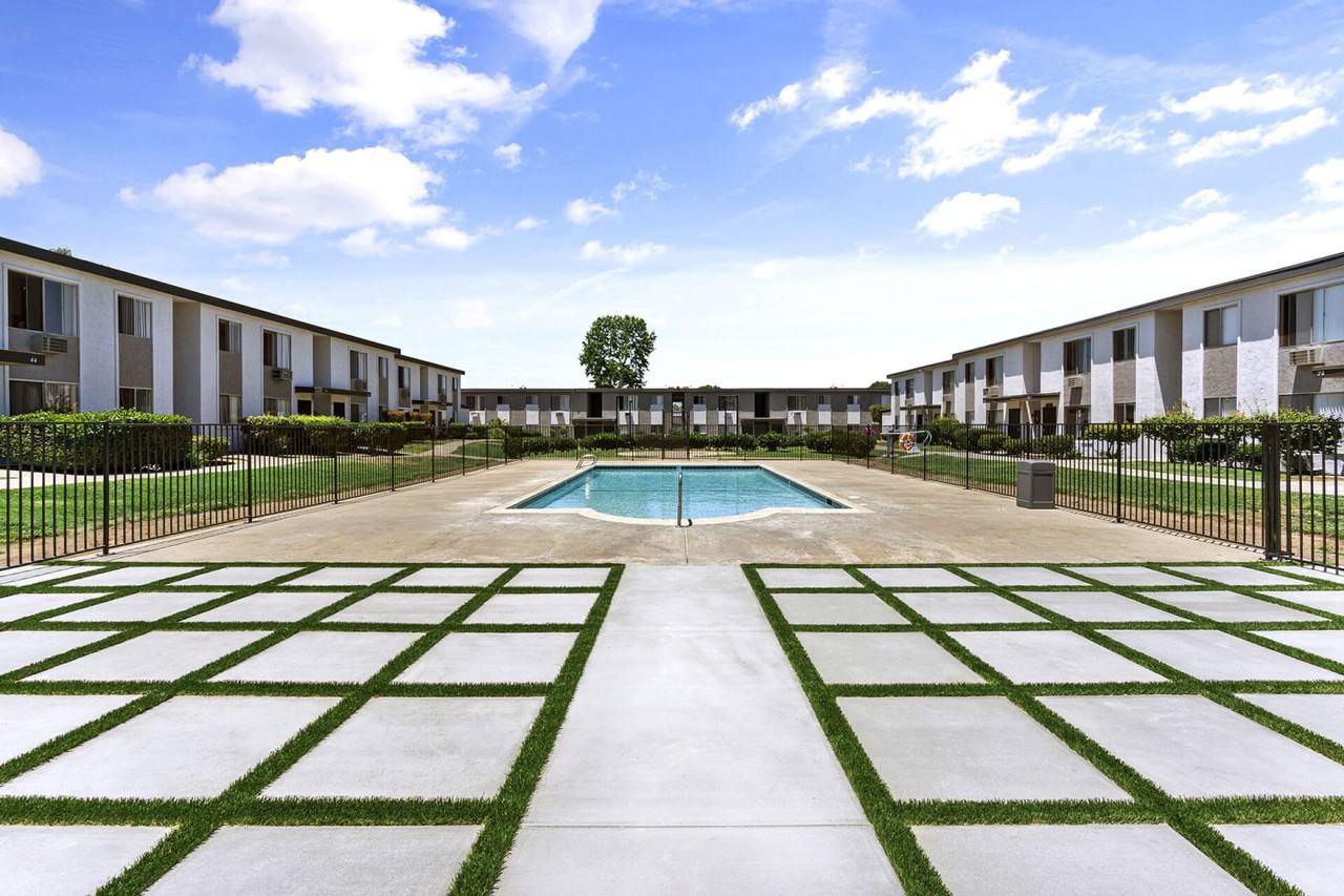 Cedar Glen and South Anza - Photo 2 of 36