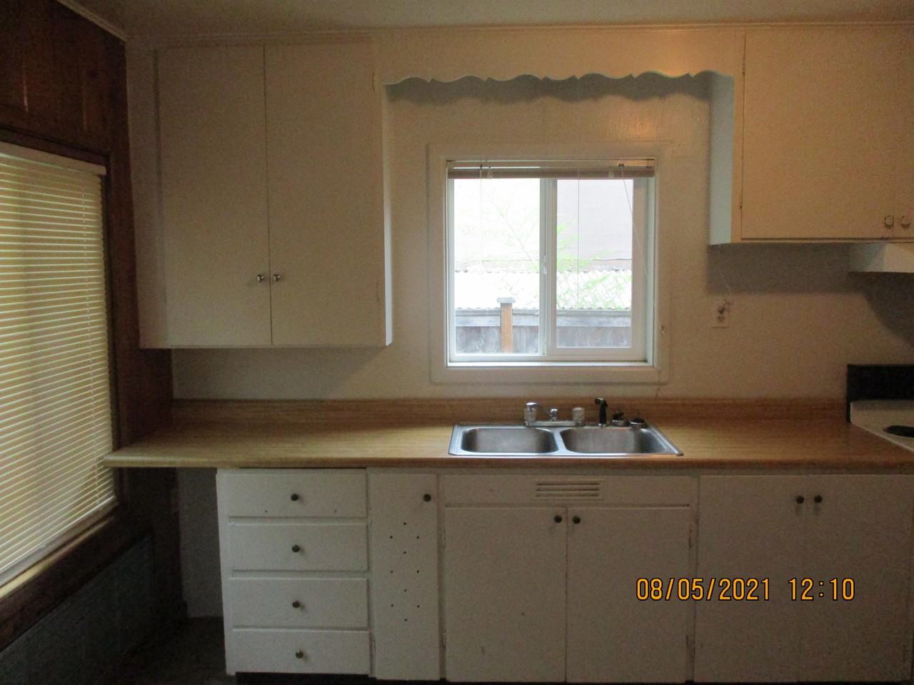30 1/2 Monroe St #1-2 - Photo 3 of 6