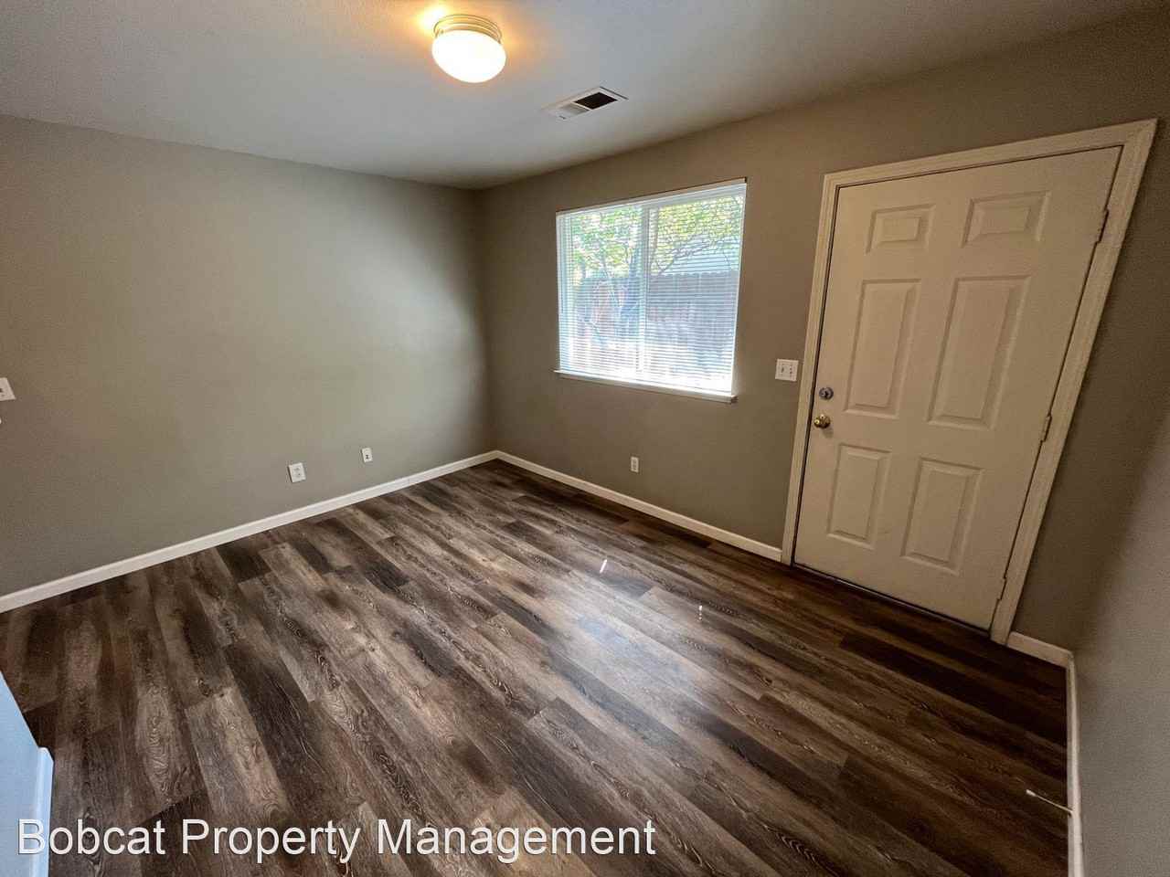 976 Latigo Dr - Photo 3 of 24