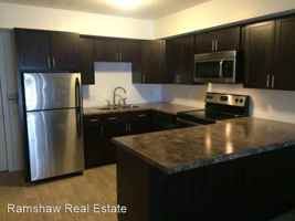 featured image of 1002 S 2nd St