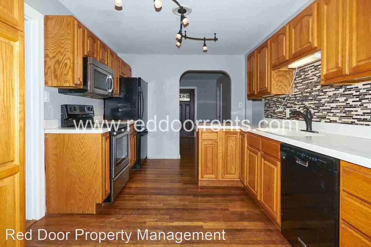 385 W Hawthorne St - Photo 2 of 31