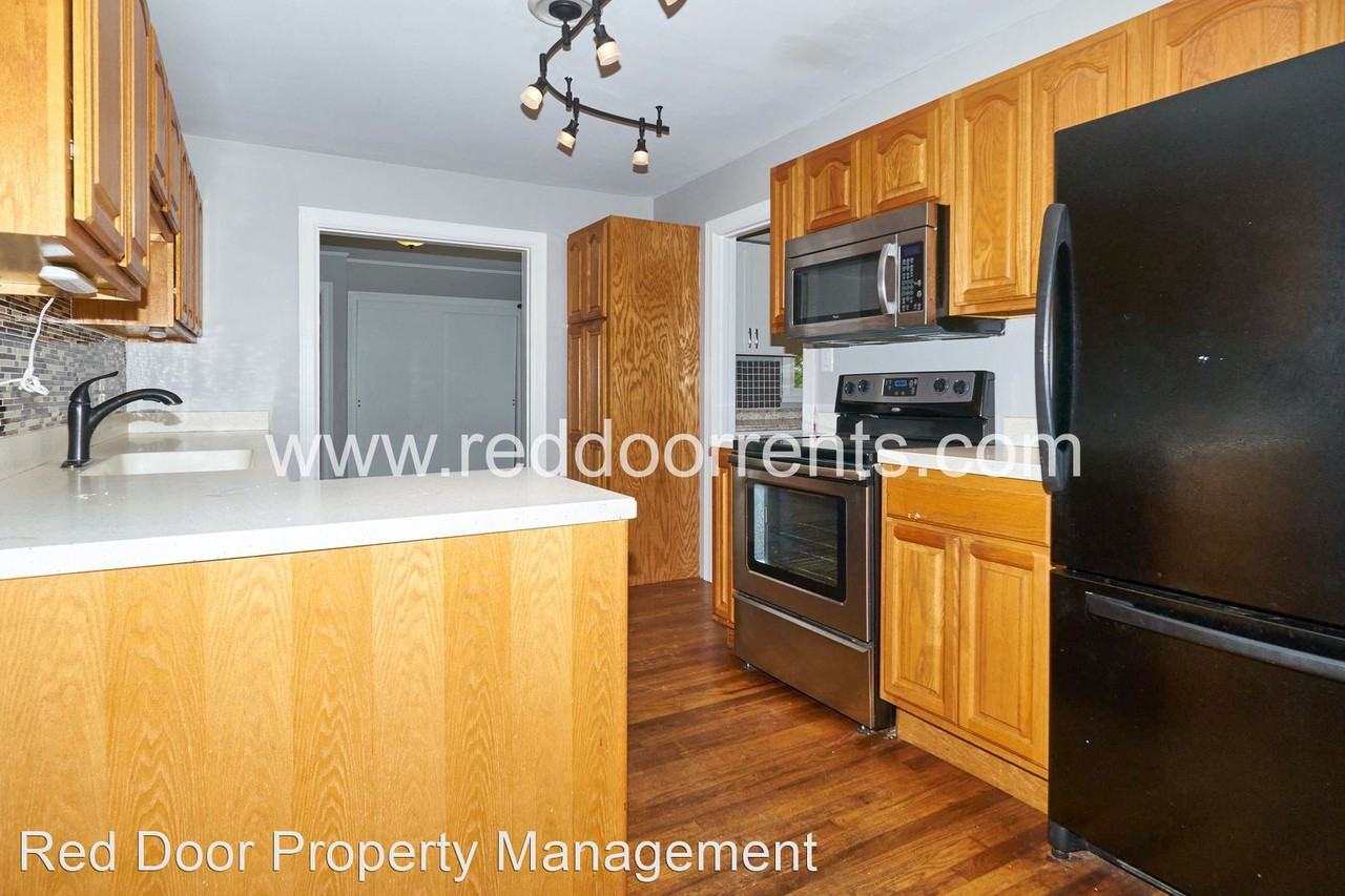 385 W Hawthorne St - Photo 3 of 31