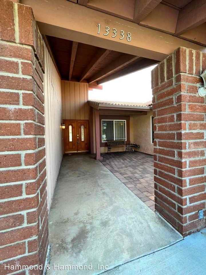 13338 Canyon Ridge Ln - Photo 3 of 25