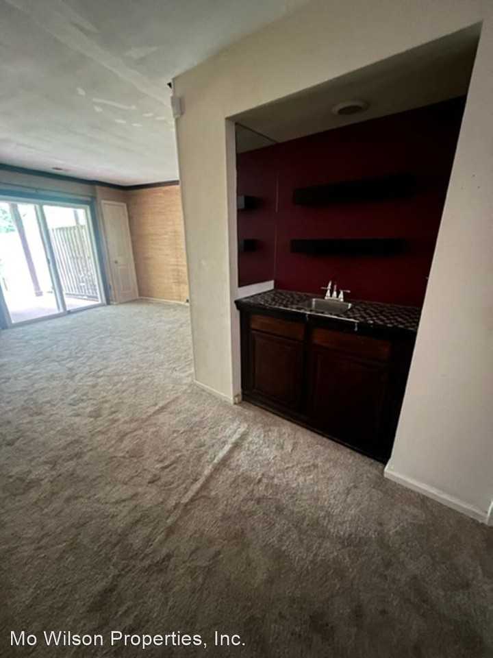8915 Grandstaff Ct - Photo 2 of 21