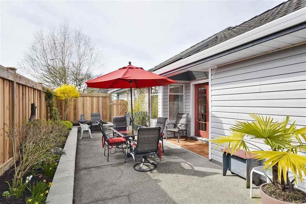 4598 London Crescent - Photo 2 of 17