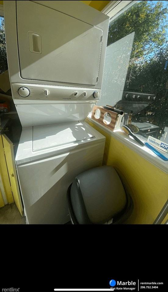 743 N 86th St - Photo 3 of 12