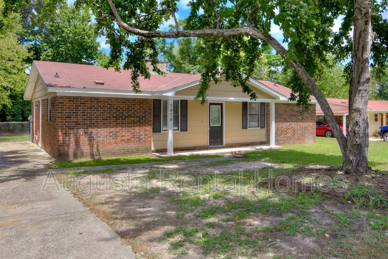 3979 Old Trail Rd E - Photo 2 of 19