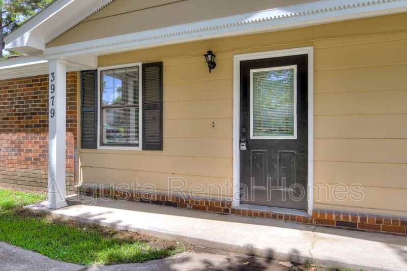 3979 Old Trail Rd E - Photo 3 of 19