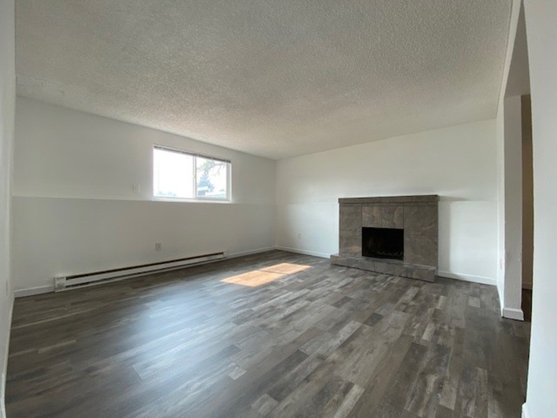 1631 E Rowan Ave - Photo 2 of 8