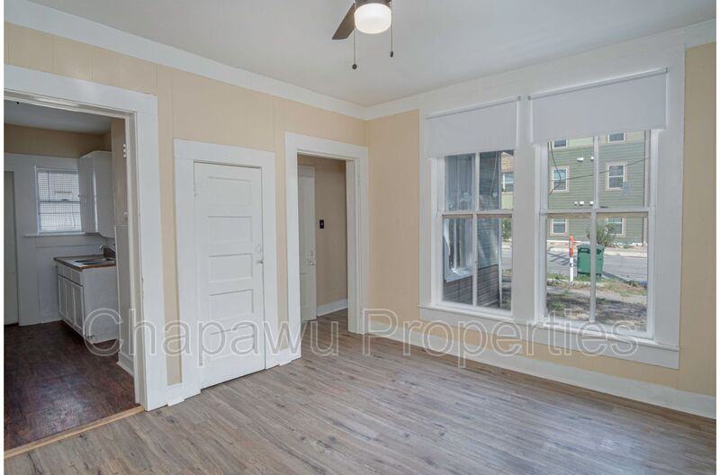 111 S Olive St #A - Photo 2 of 8