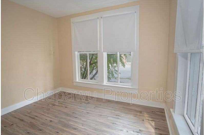 111 S Olive St #A - Photo 7 of 8