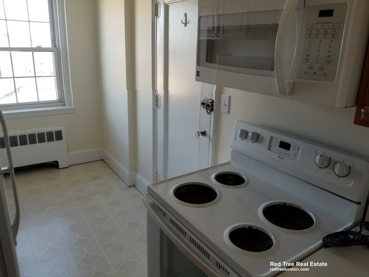 550 Belmont St #34 - Photo 3 of 12
