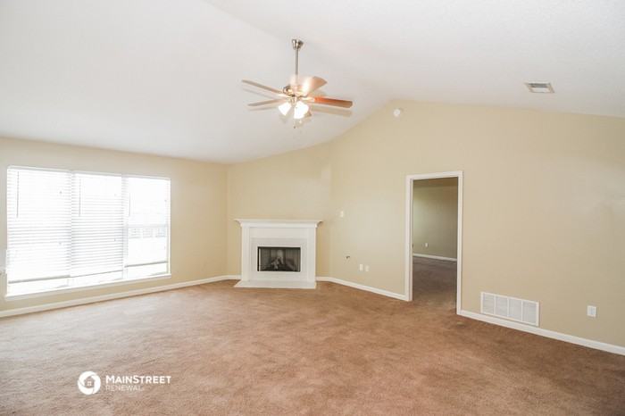 1647 Sarah Ann Dr W - Photo 3 of 16