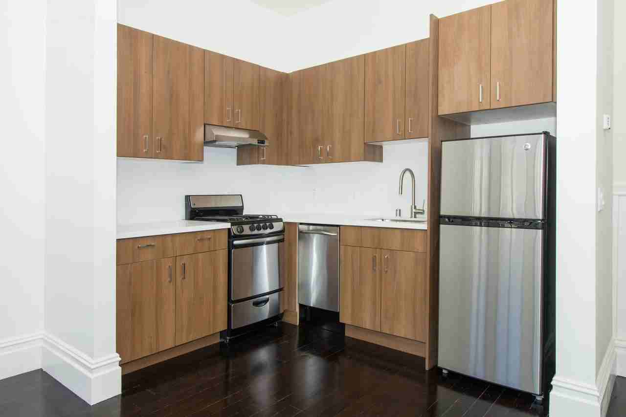 2227 Taylor - Photo 2 of 13