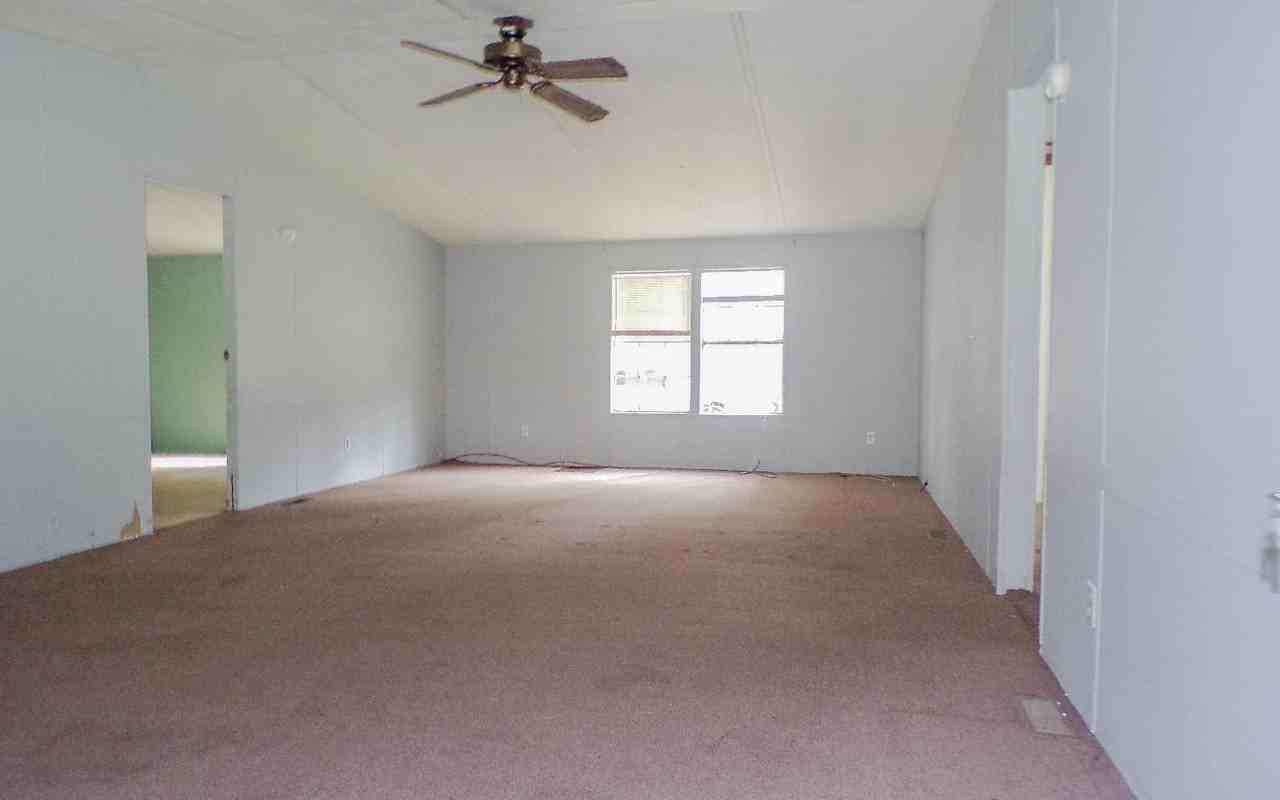 373 Nw Park Dr - Photo 2 of 11