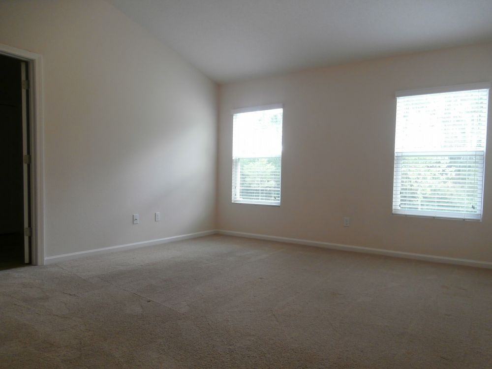 104 William Penney Way - Photo 2 of 10