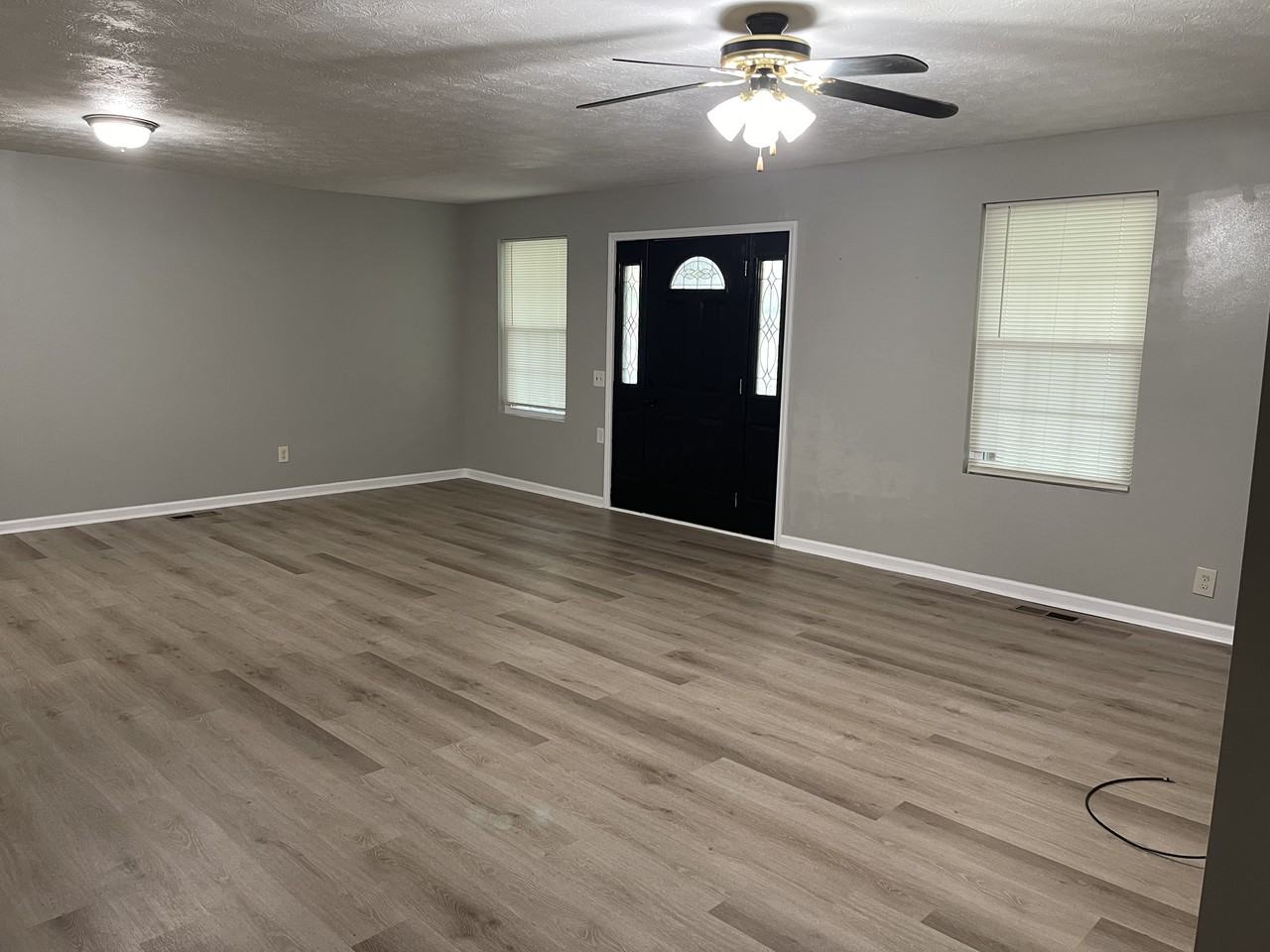 118 L St - Photo 2 of 18