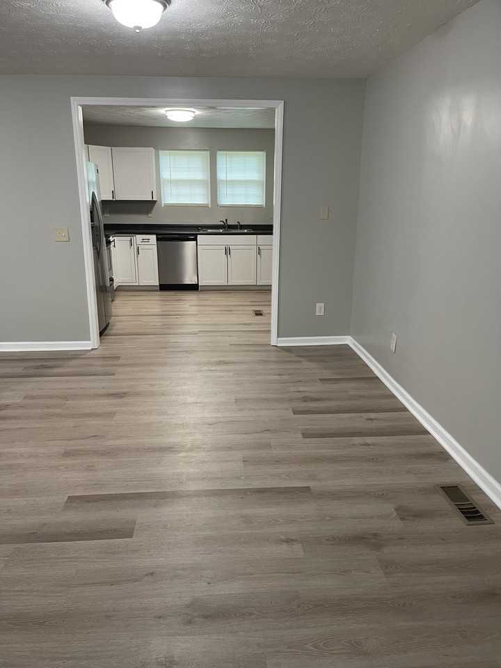 118 L St - Photo 3 of 18
