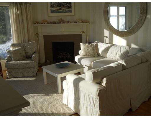 10 Bayridge Ln #10 - Photo 2 of 7