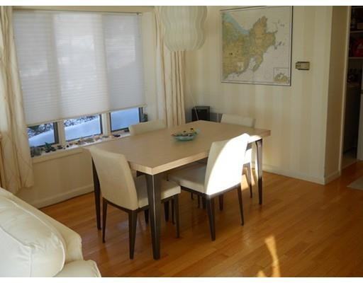 10 Bayridge Ln #10 - Photo 3 of 7