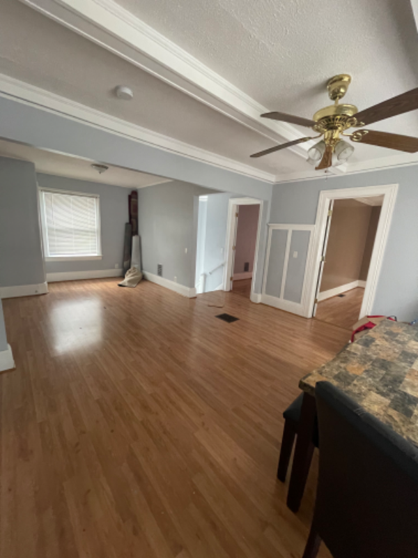 908 Dewey Ave #UP - Photo 3 of 4