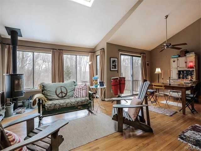 31 Ridge Rd - Photo 3 of 28