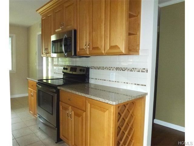 33 Heritage Hills #D - Photo 3 of 23