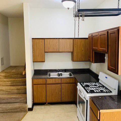 2515 South Wentworth Avenue - Photo 2 of 6
