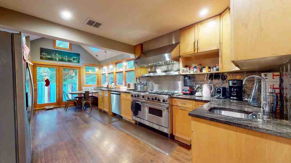 7 Maryland Ave - Photo 2 of 32