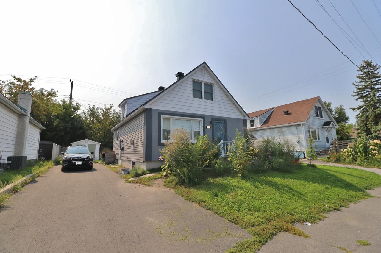 262 Queen Mary St A Apartments 262 Queen Mary St, Ottawa, ON K1K 1X2