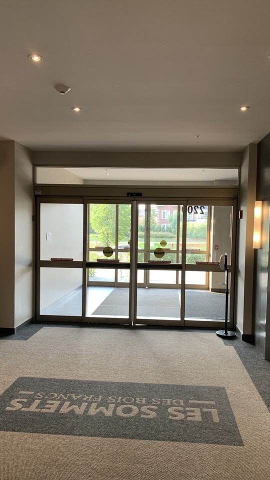 2200 Rue Thimens - Photo 2 of 8