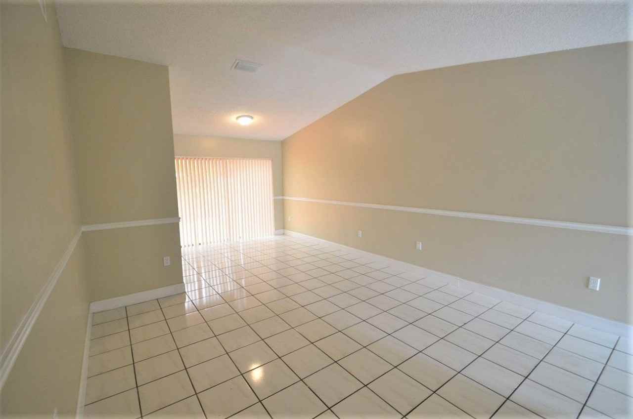 14059 Sw 52nd Ter - Photo 3 of 13