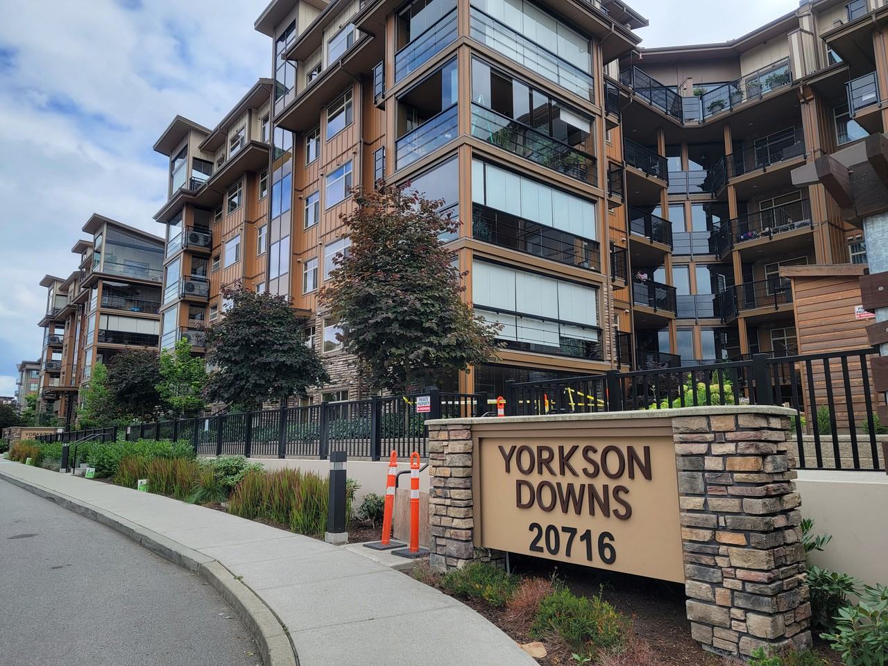 20716 Willoughby Town Centre Drive