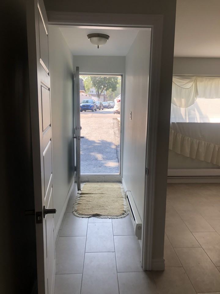 9103A Rue de Belmont - Photo 3 of 10