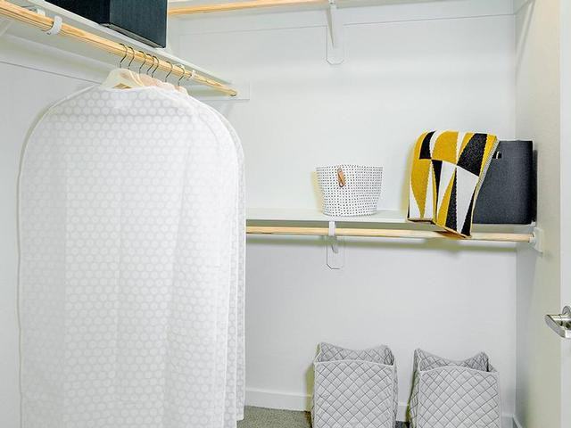 615 E Carson St - Photo 3 of 35