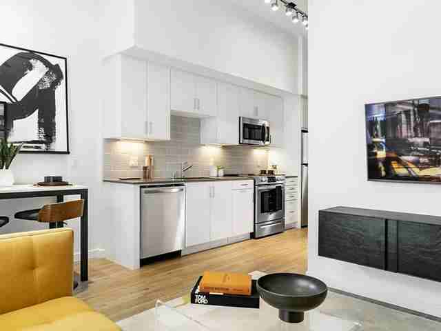 615 E Carson St - Photo 4 of 35