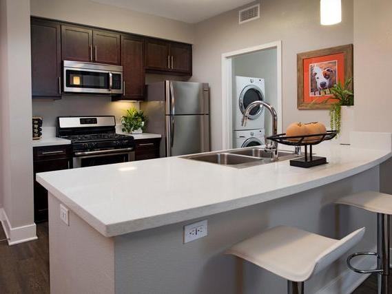 20600 Ventura Blvd - Photo 5 of 24