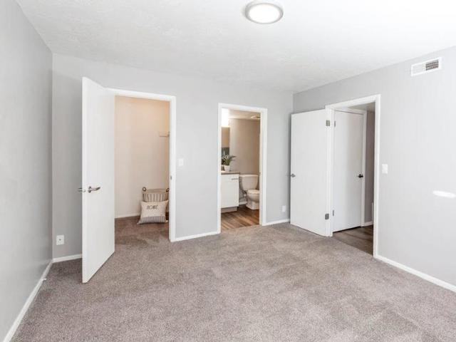 2030 S Main St - Photo 5 of 22