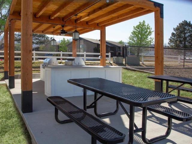 2030 S Main St - Photo 7 of 22