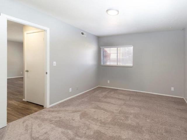 2030 S Main St - Photo 4 of 22