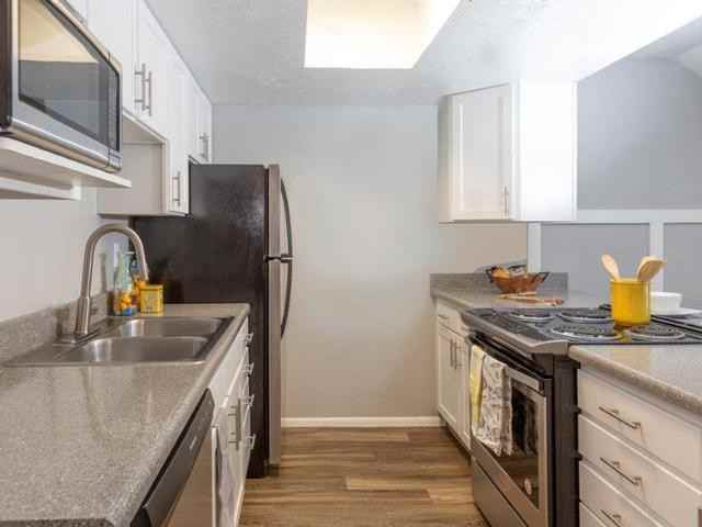 2030 S Main St - Photo 6 of 22