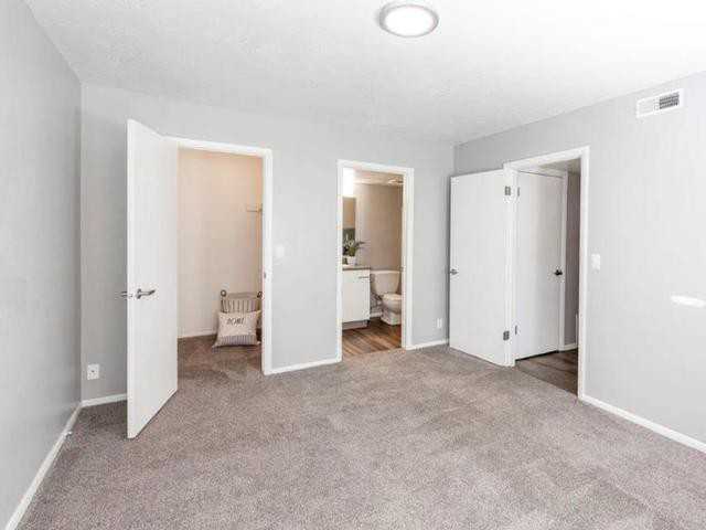 2030 S Main St - Photo 2 of 22