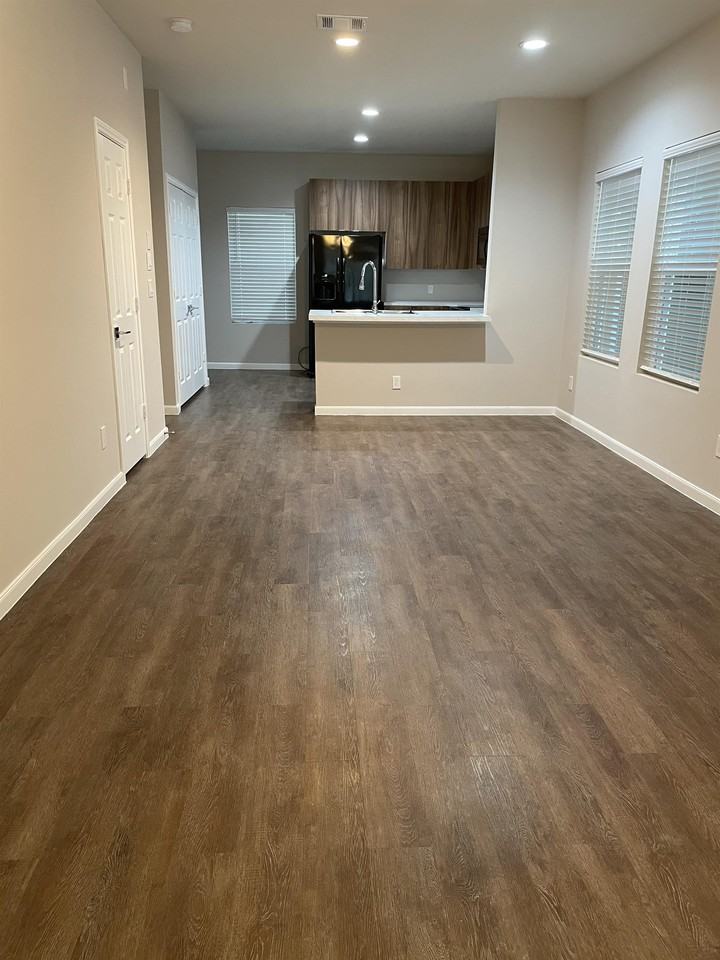 21369 West Wallis DrUnit B #B - Photo 5 of 15