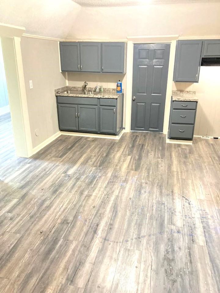 1157 Wilson St #2 - Photo 2 of 11