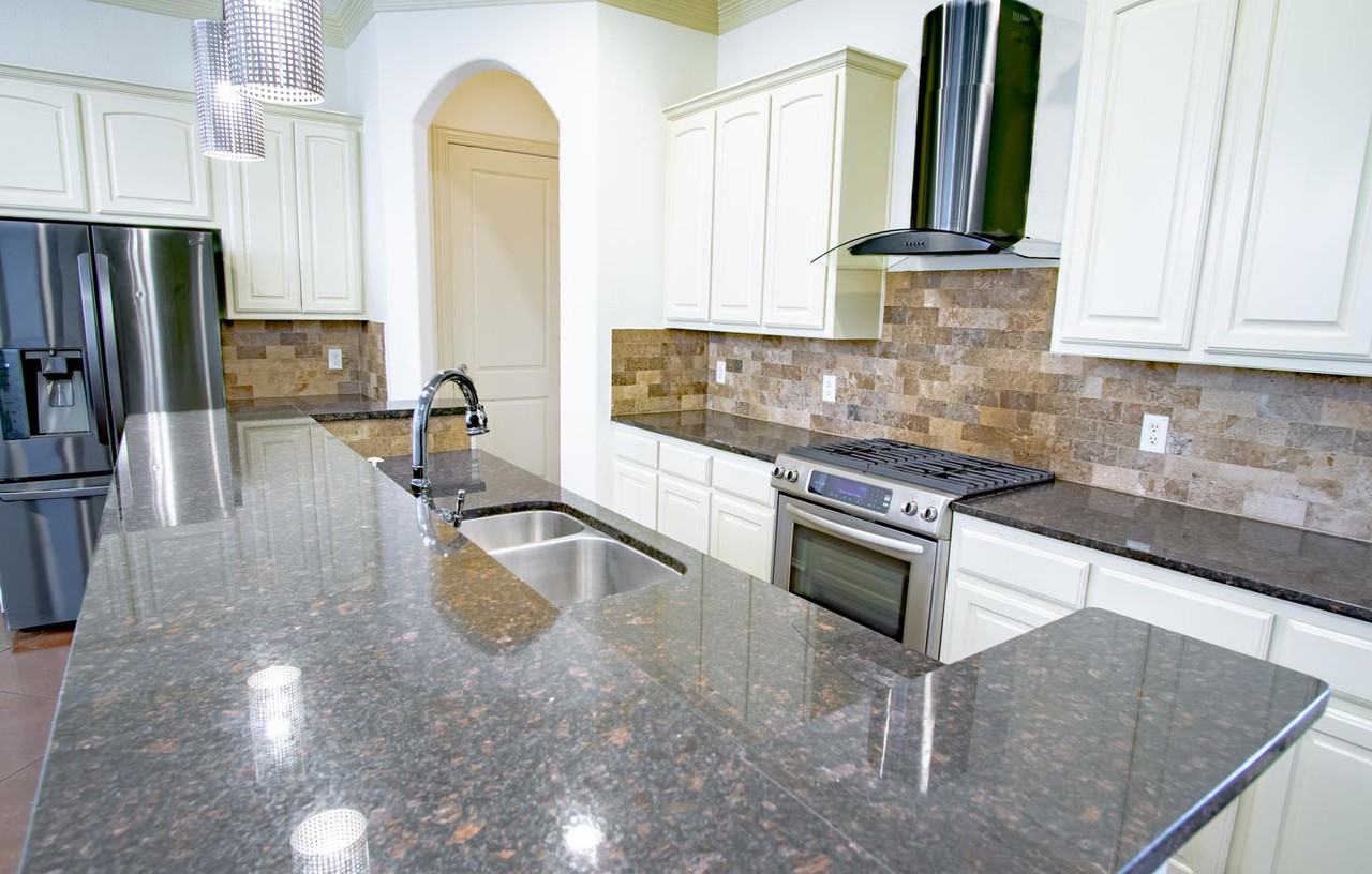 5909 Hudson St - Photo 5 of 22