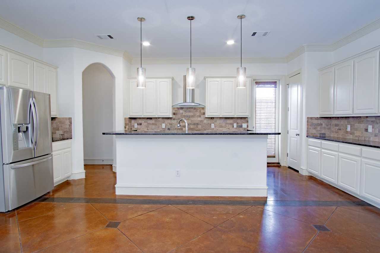 5909 Hudson St - Photo 6 of 22