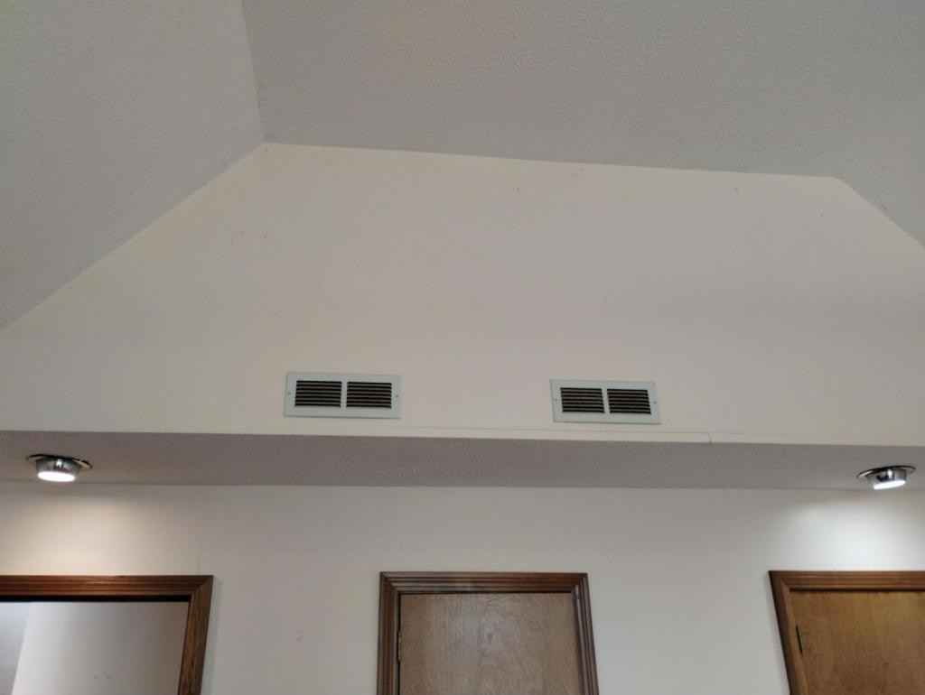 20277 Emery Rd - Photo 3 of 8