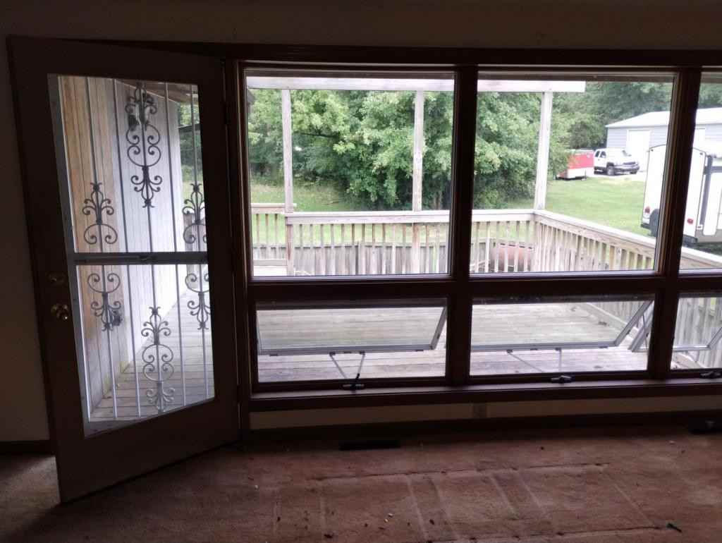 20277 Emery Rd - Photo 6 of 8